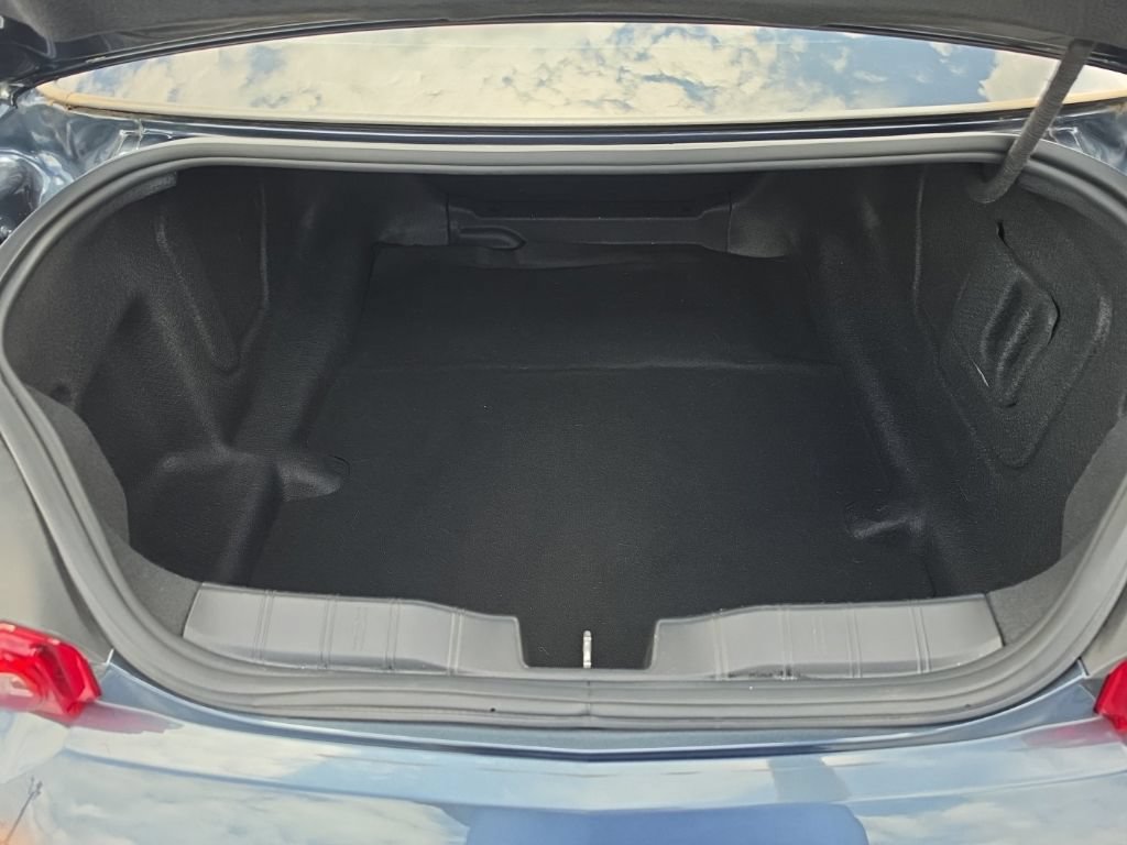 Used 2021 Chevrolet Camaro LT RWD image 10