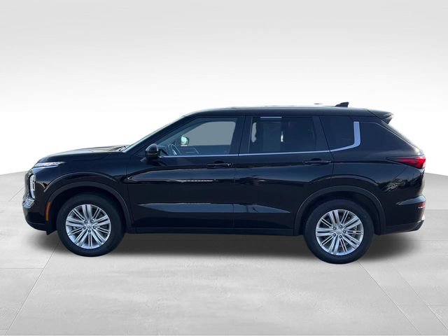 Used 2024 Mitsubishi Outlander ES AWD/4WD image 3