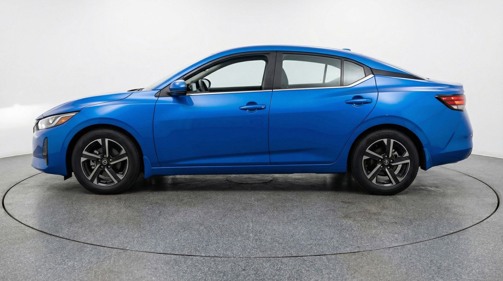 Used 2025 Nissan Sentra SV FWD image 5