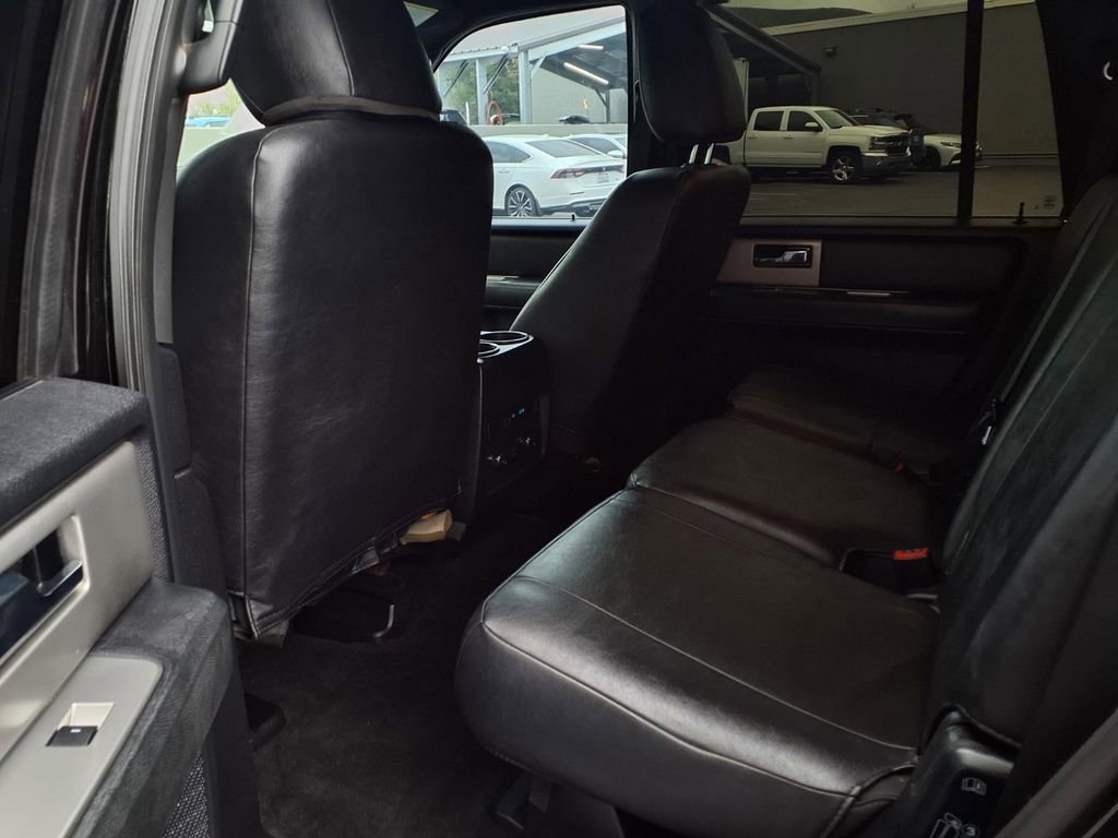 Used 2017 Ford Expedition XLT image 17