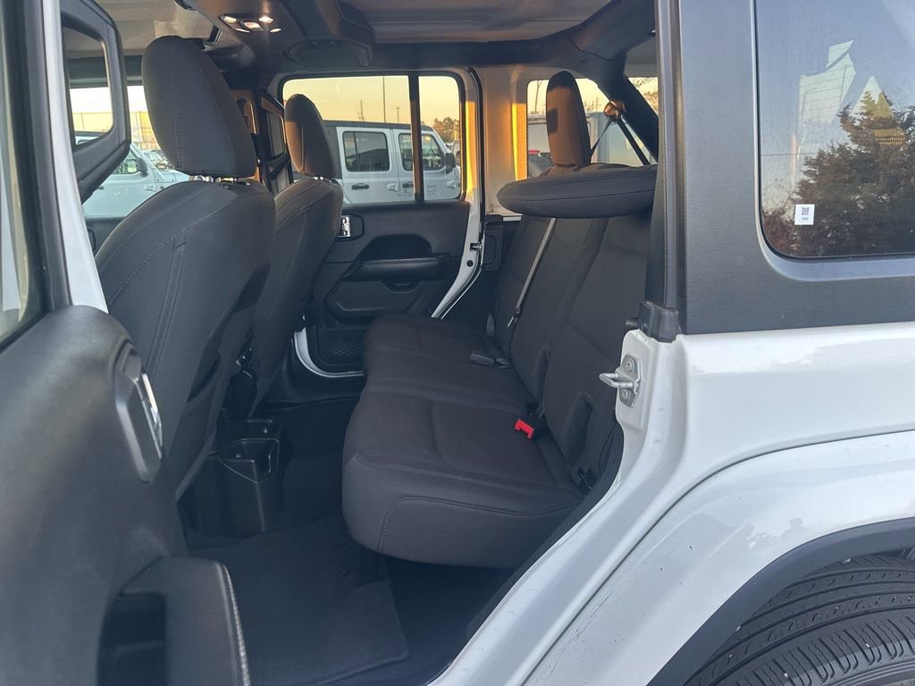 Used 2023 Jeep Wrangler Sahara image 11