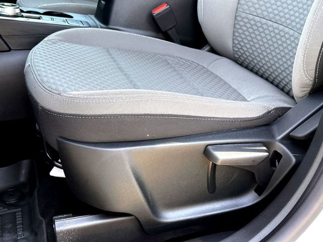 Used 2022 Ford Escape SE image 12