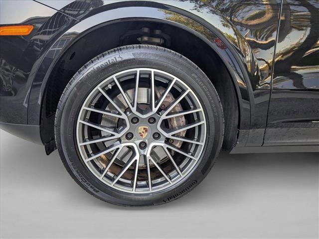 Used 2023 Porsche Cayenne Platinum Edition image 23