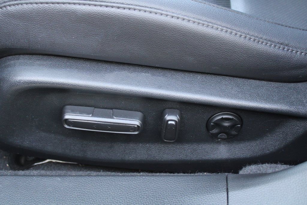 Used 2019 Honda Accord Touring image 9