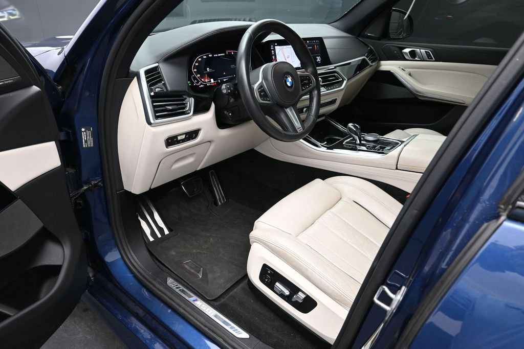 Used 2020 BMW X5 M50i w/ Executive Package AWD/4WD image 4