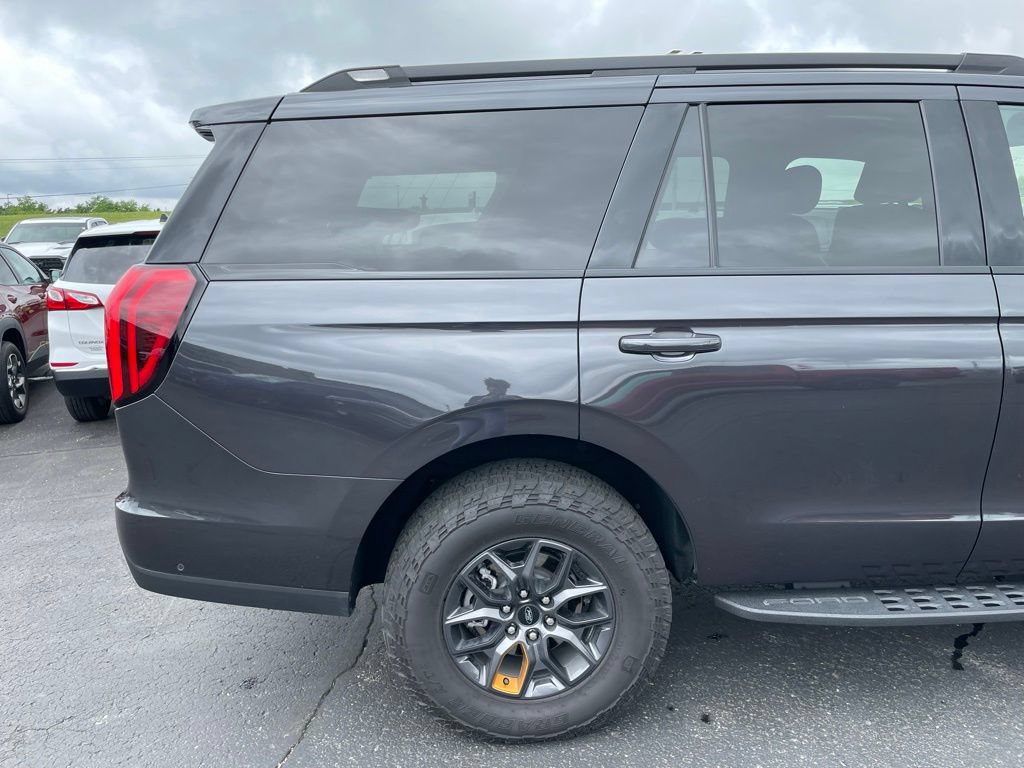 Used 2025 Ford Expedition Tremor AWD/4WD image 36