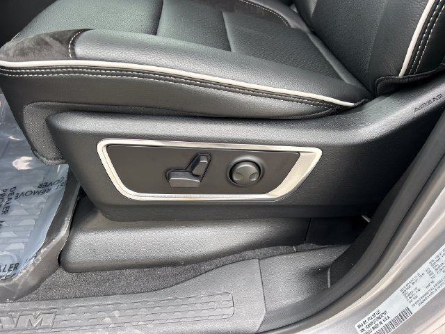 New 2026 RAM 1500 Laramie w/ Night Edition AWD/4WD image 10