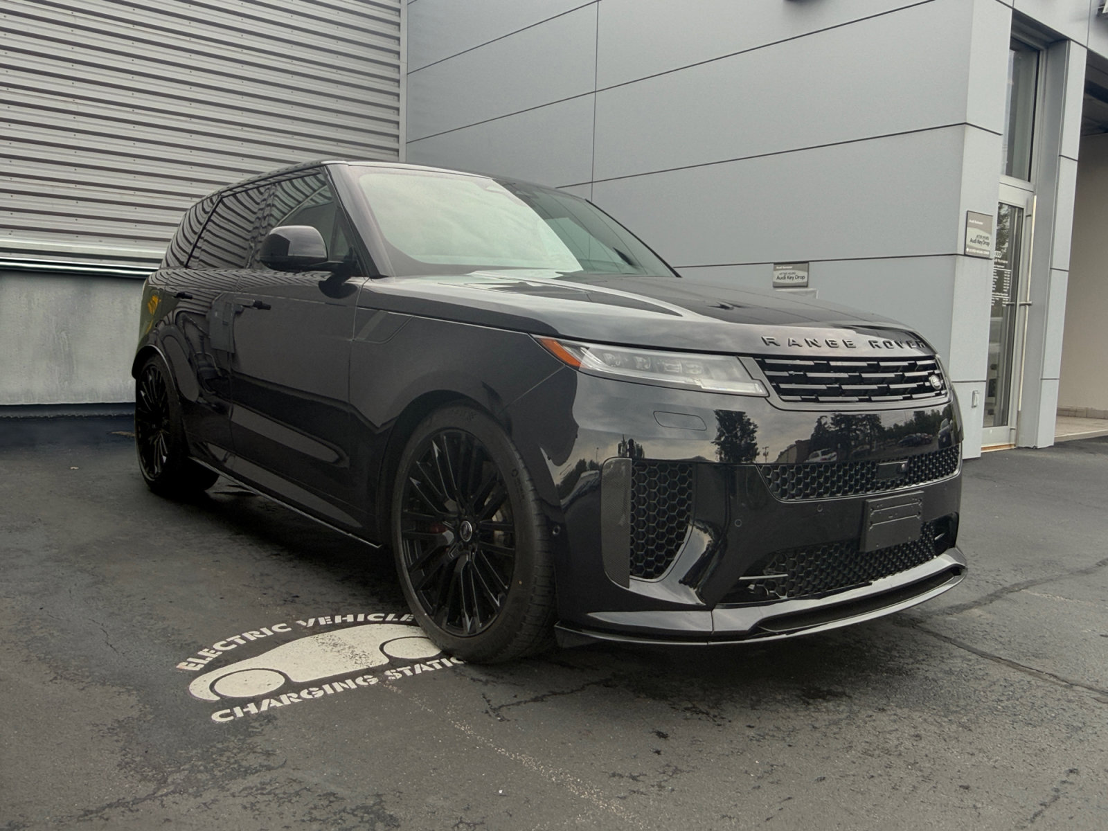 Used 2025 Land Rover Range Rover Sport SV Edition Two AWD/4WD image 7