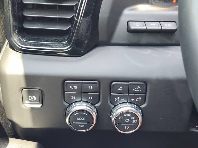 Used 2025 GMC Sierra 2500 AT4 w/ AT4 Premium Plus Package AWD/4WD image 23