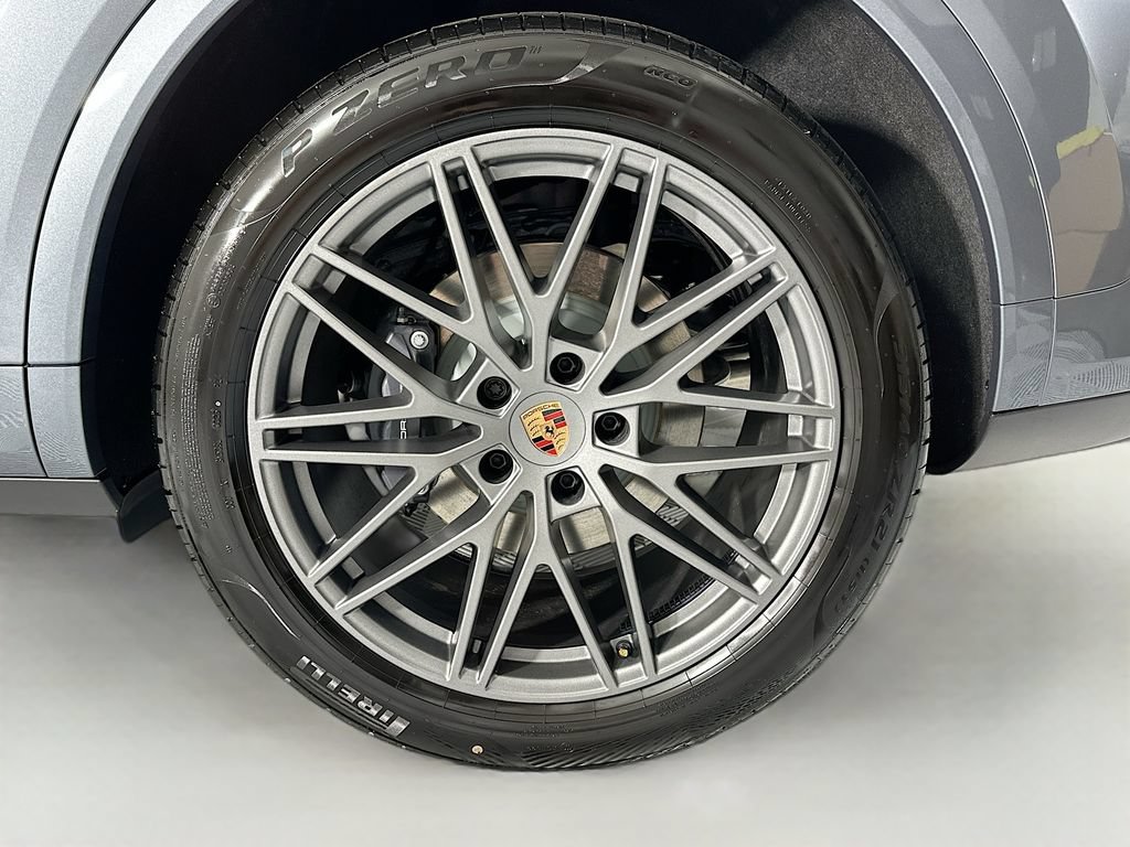 New 2026 Porsche Cayenne AWD/4WD image 32