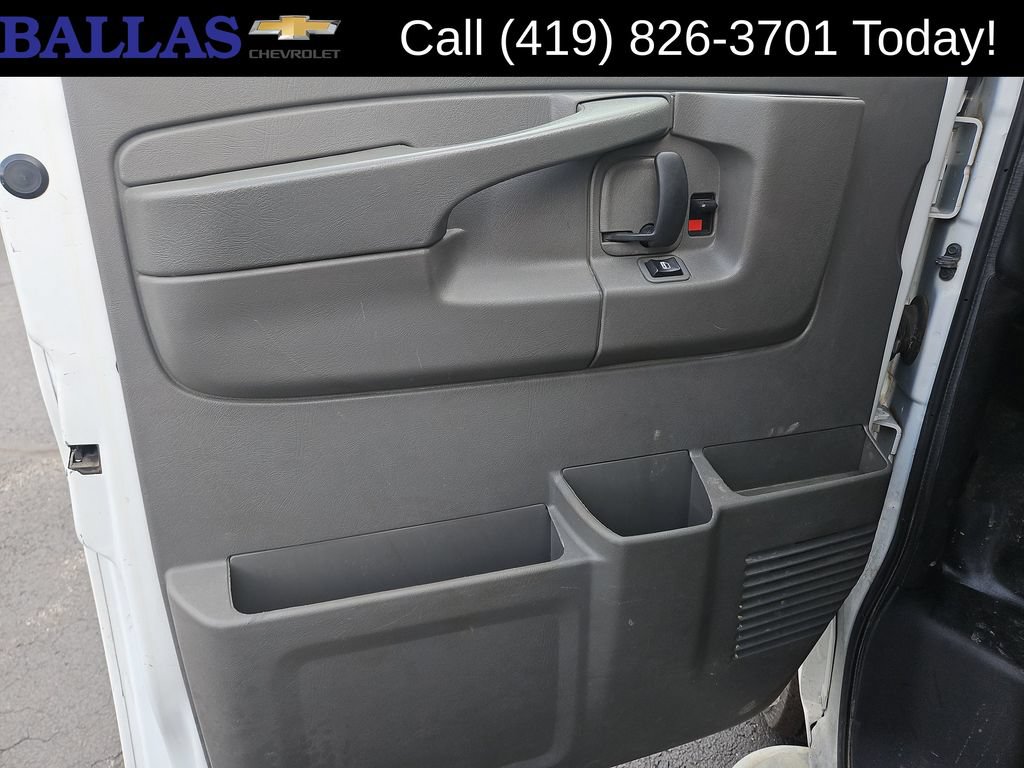 Used 2015 GMC Savana 2500 RWD image 21