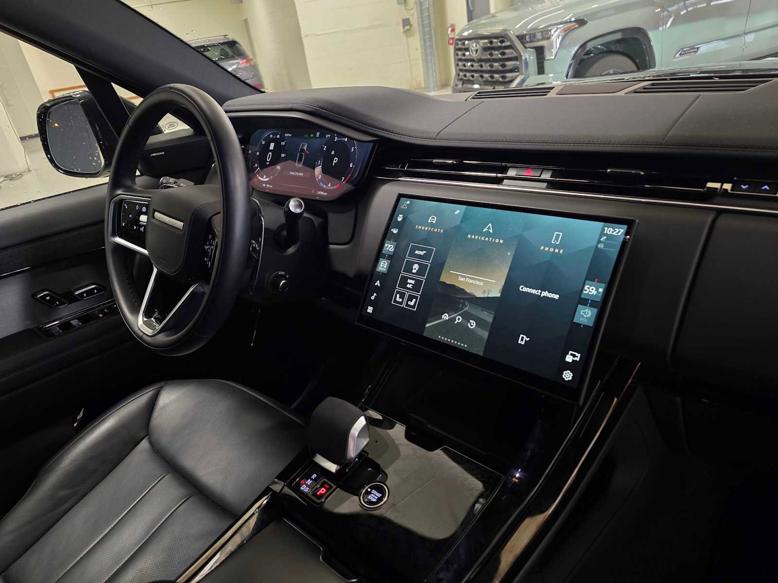 Used 2025 Land Rover Range Rover Sport SE image 11