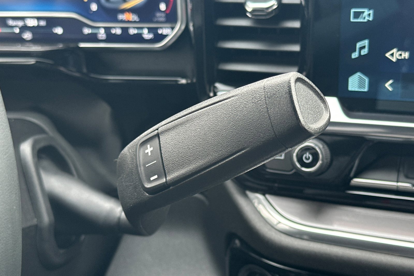 Used 2024 Chevrolet Silverado 2500 High Country w/ High Country Premium Package image 21