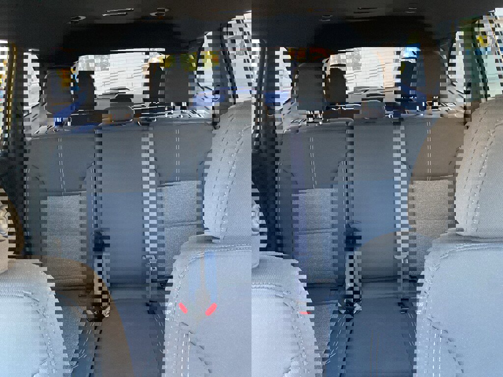 Used 2025 GMC Acadia Elevation image 38