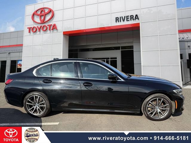 Used 2022 BMW 330i xDrive Sedan w/ Premium Package image 4