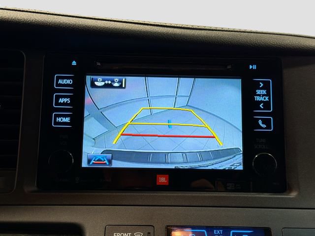 Used 2017 Toyota Sienna Limited Premium image 12