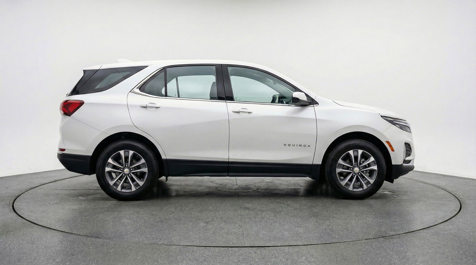 Used 2025 Chevrolet Equinox LT FWD image 11