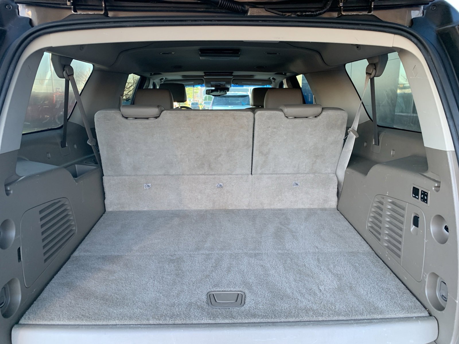 Used 2016 Chevrolet Suburban LTZ image 9