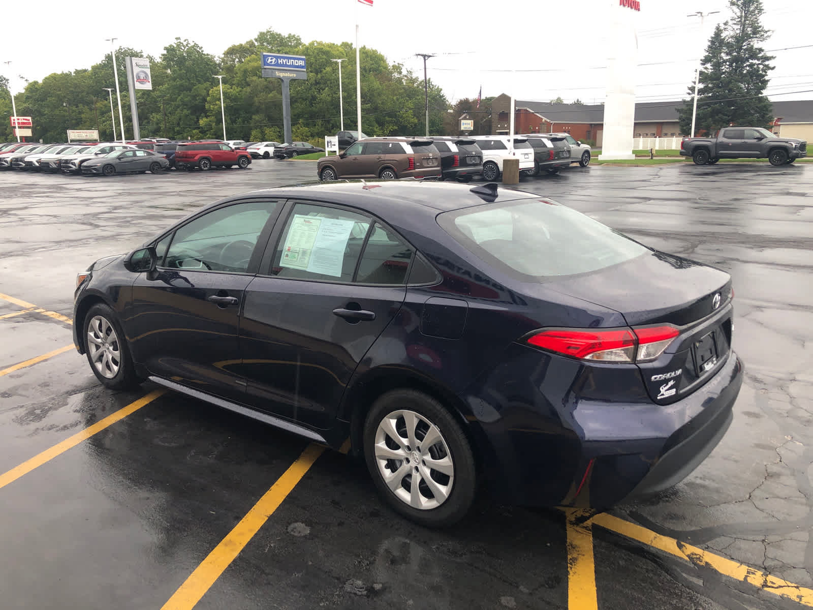Used 2025 Toyota Corolla LE FWD image 6