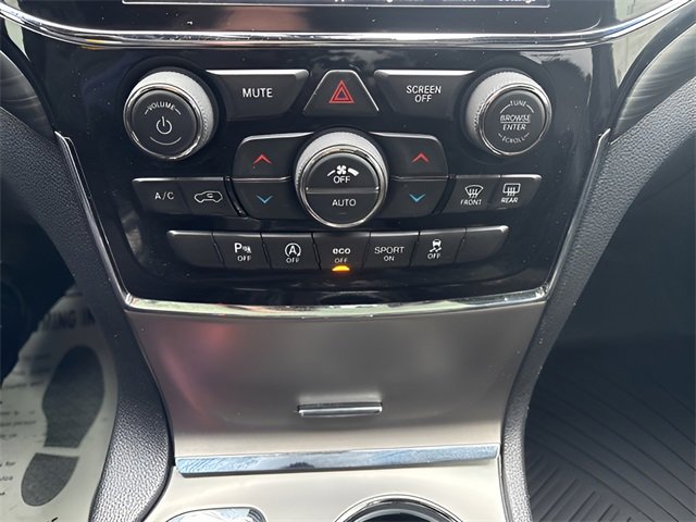 Used 2020 Jeep Grand Cherokee Altitude image 17