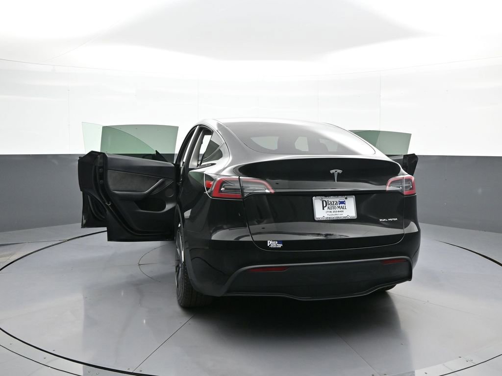 Used 2025 Tesla Model Y Long Range AWD/4WD image 33