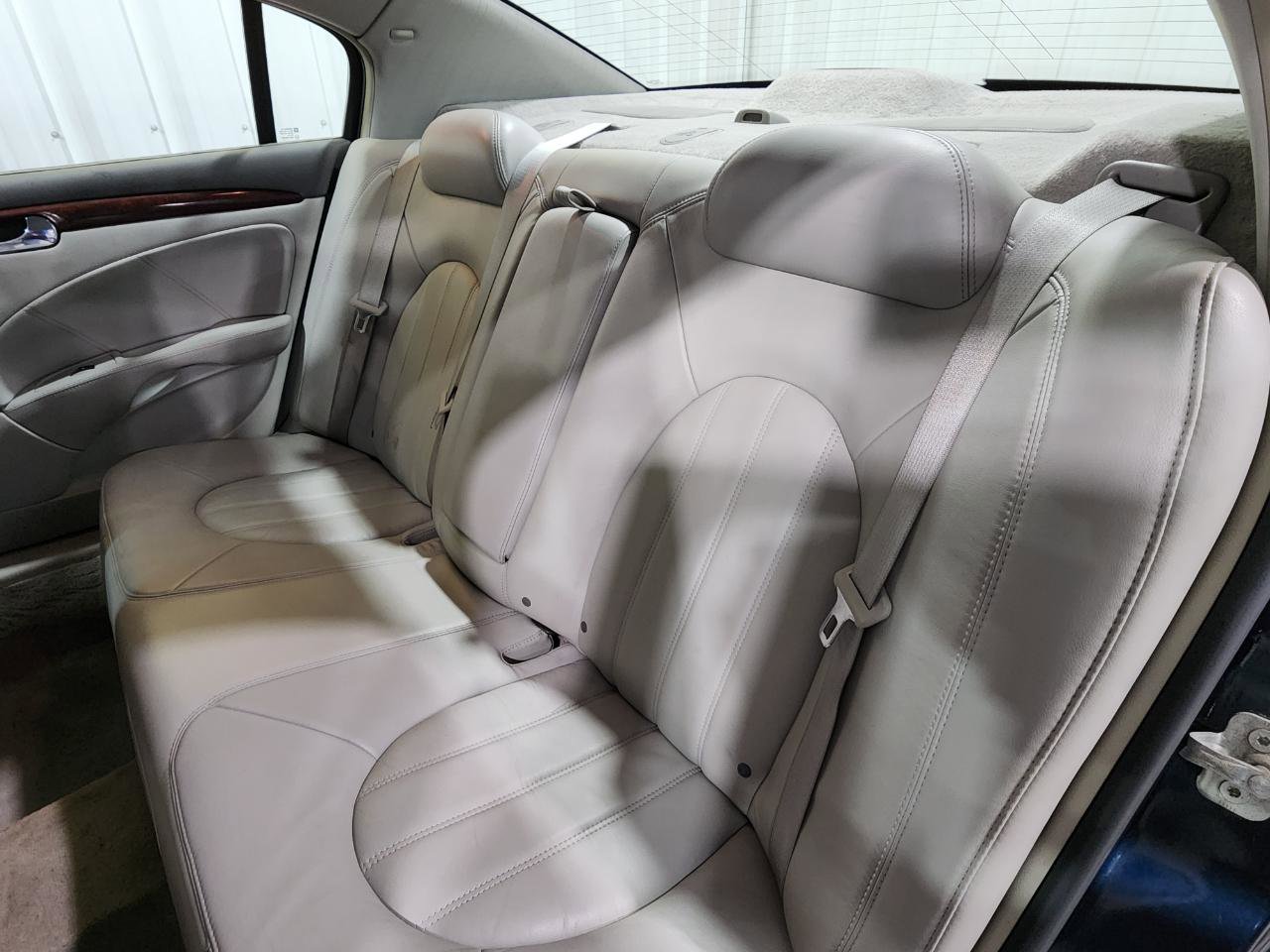 Used 2008 Buick Lucerne CXL w/ Ultra Confidence Package FWD image 28
