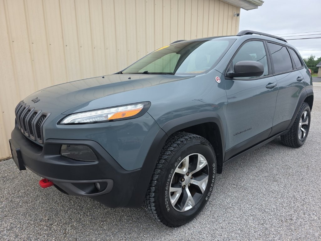 Used 2014 Jeep Cherokee Trailhawk w/ Comfort/Convenience Group AWD/4WD image 14