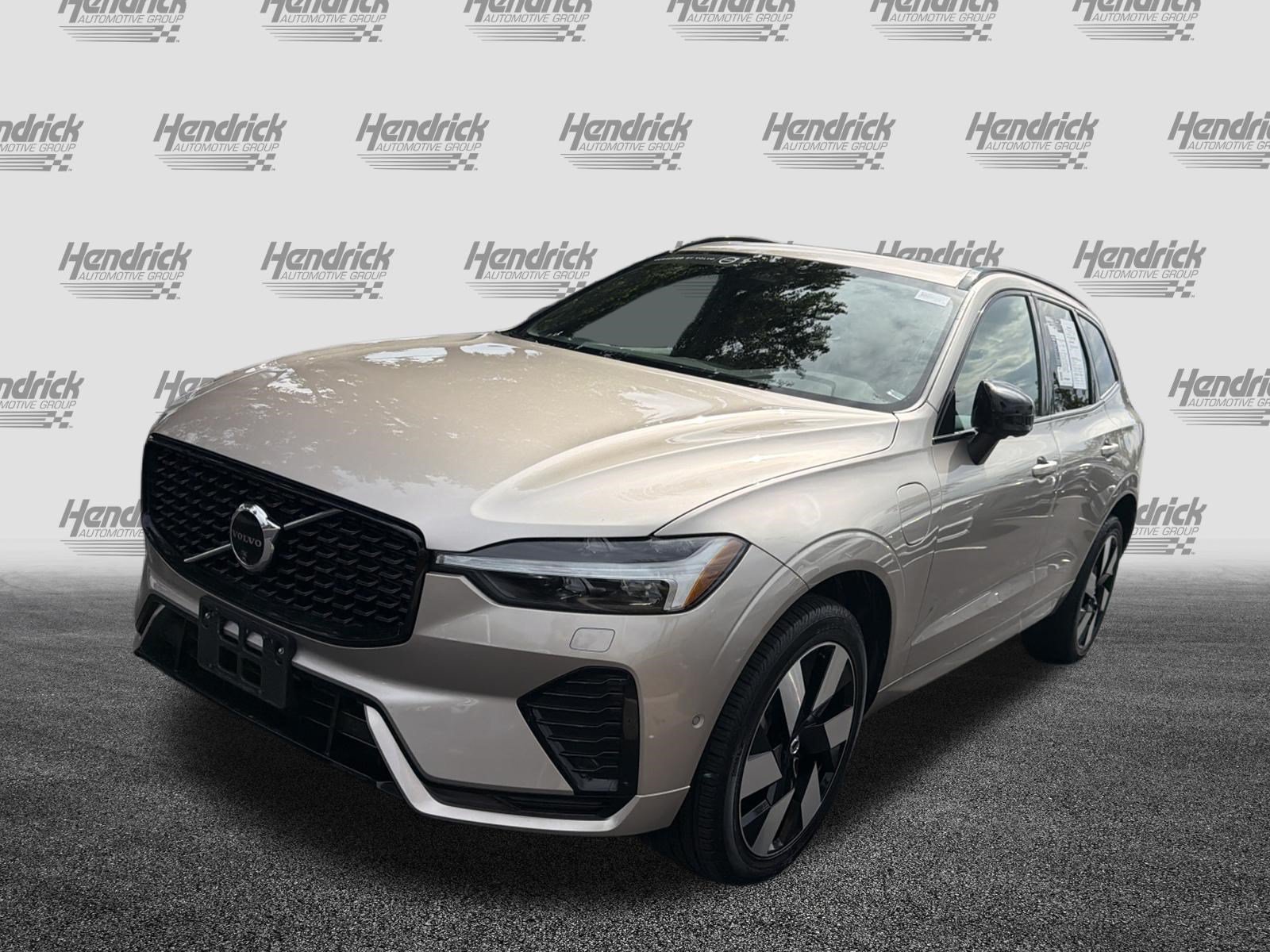 Used 2024 Volvo XC60 T8 Plus w/ Protection Package Premier AWD/4WD image 5