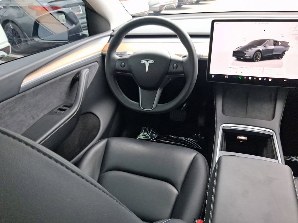 Used 2024 Tesla Model Y Long Range image 10