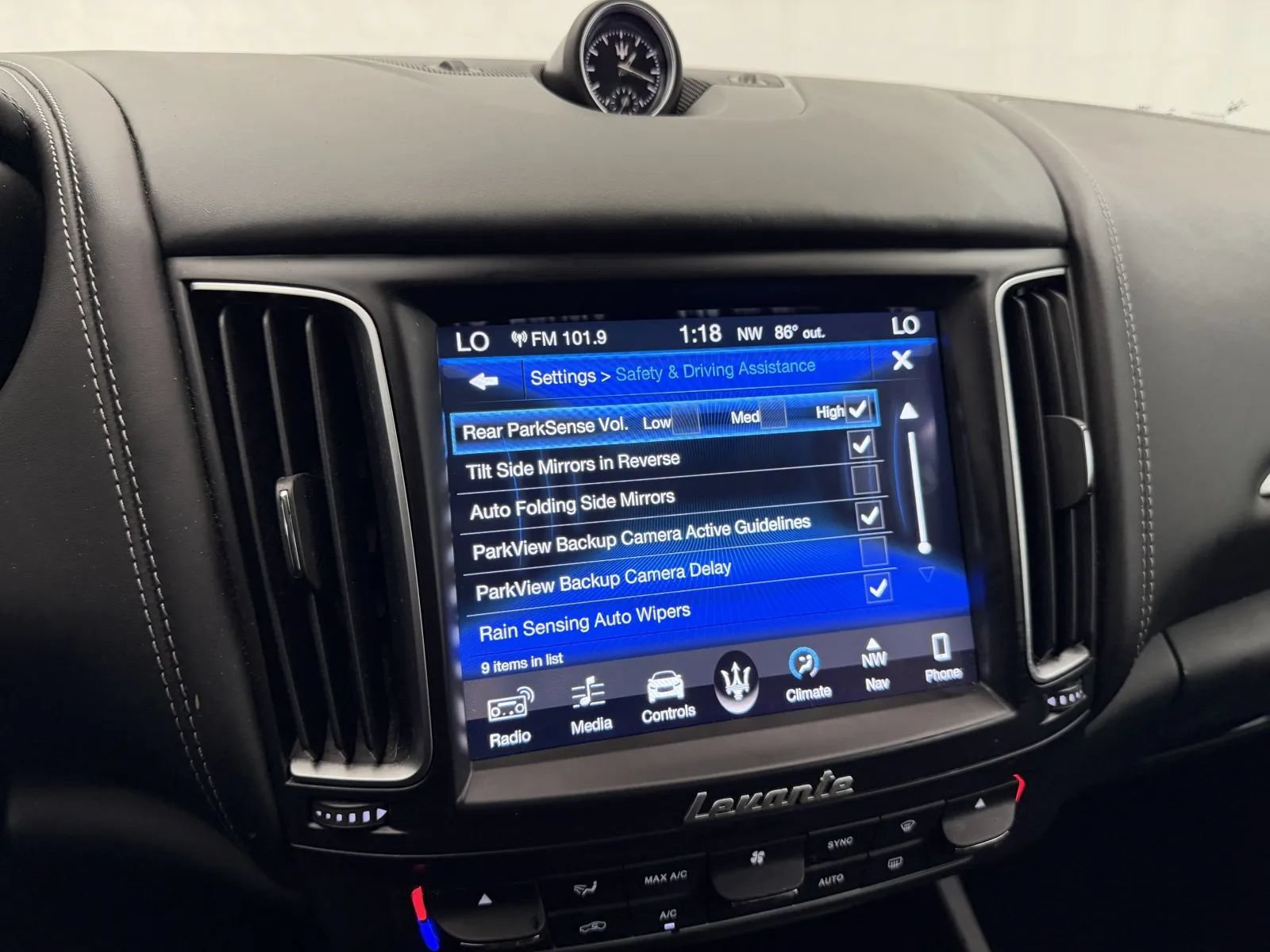 Used 2018 Maserati Levante GranSport AWD/4WD image 22