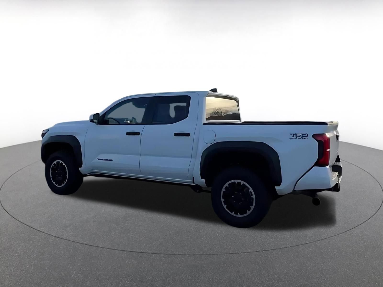 Used 2025 Toyota Tacoma TRD Off-Road image 9