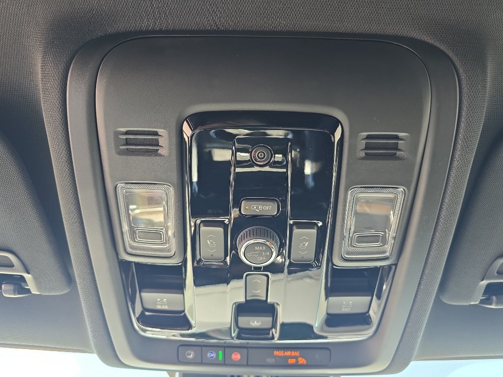 New 2026 Chevrolet Tahoe High Country w/ Sun And Tow Package AWD/4WD image 19