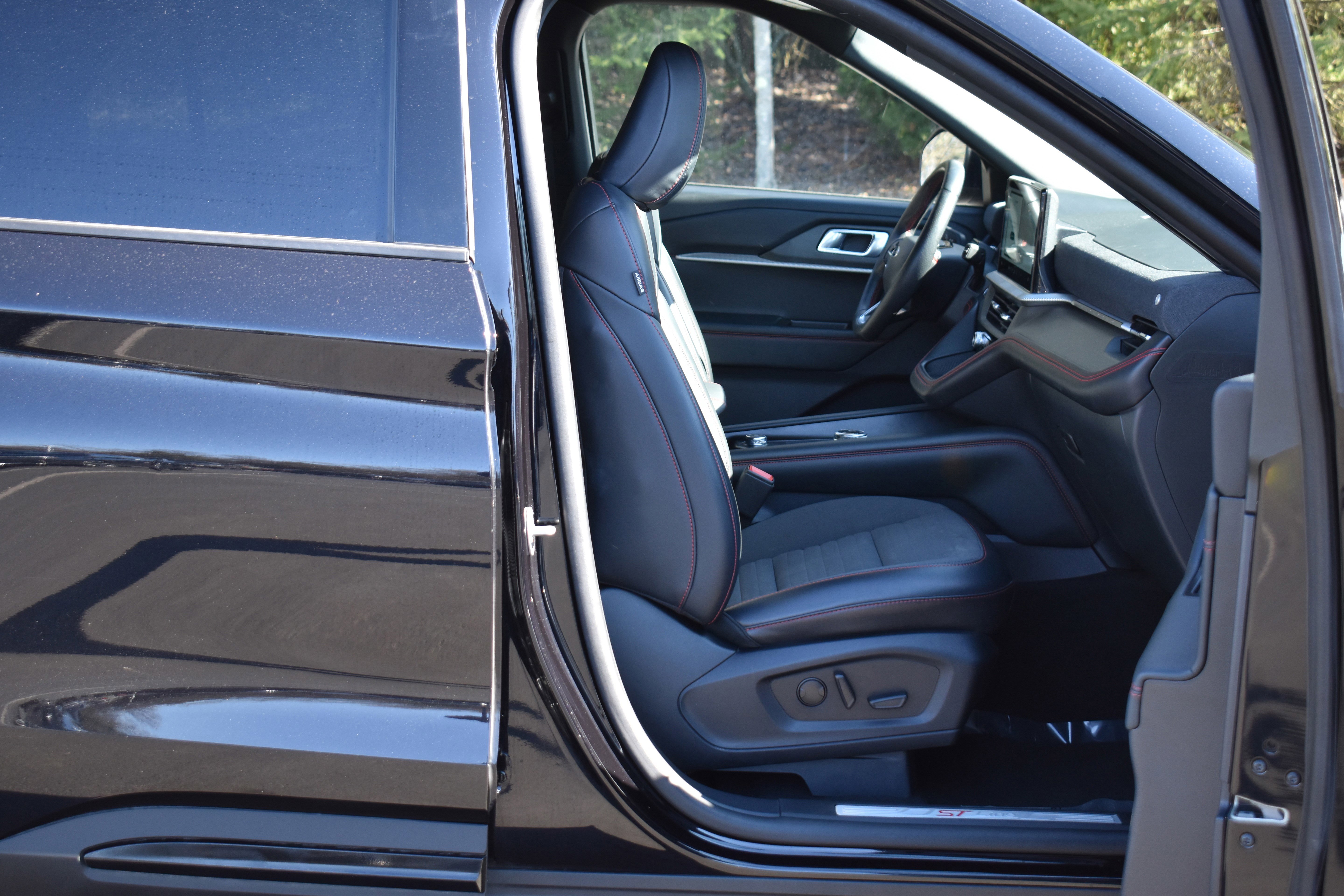 Used 2025 Ford Explorer ST-Line image 24