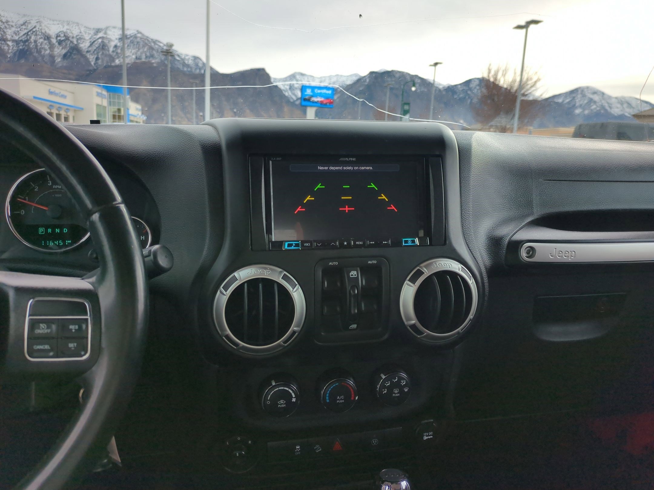 Used 2018 Jeep Wrangler Unlimited Sahara image 25