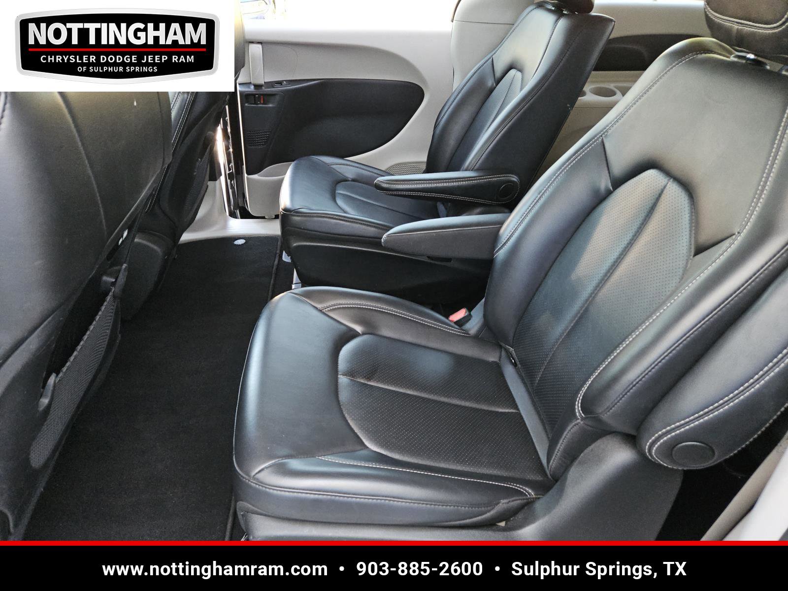 Used 2023 Chrysler Pacifica Touring-L image 26