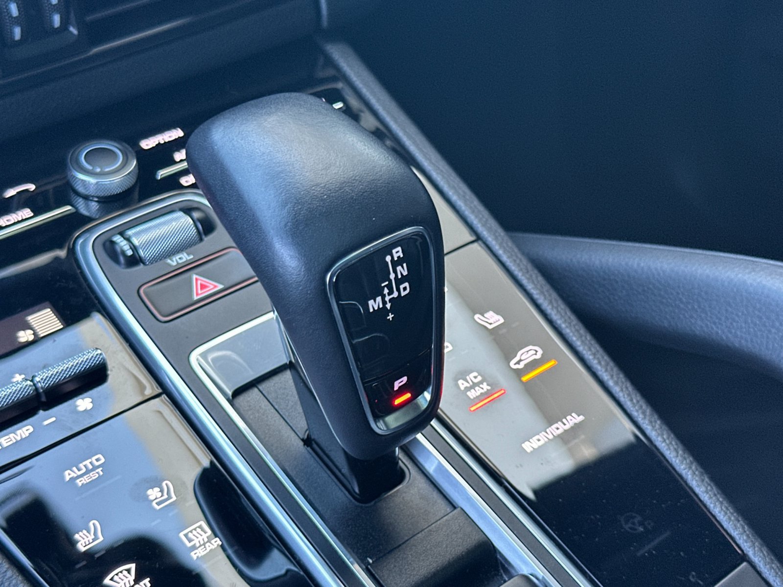 Used 2023 Porsche Cayenne AWD/4WD image 19