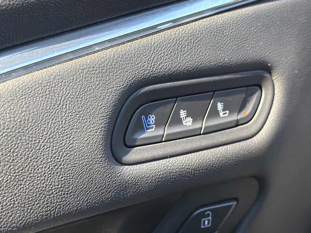 Certified 2023 Cadillac Escalade Premium Luxury image 19