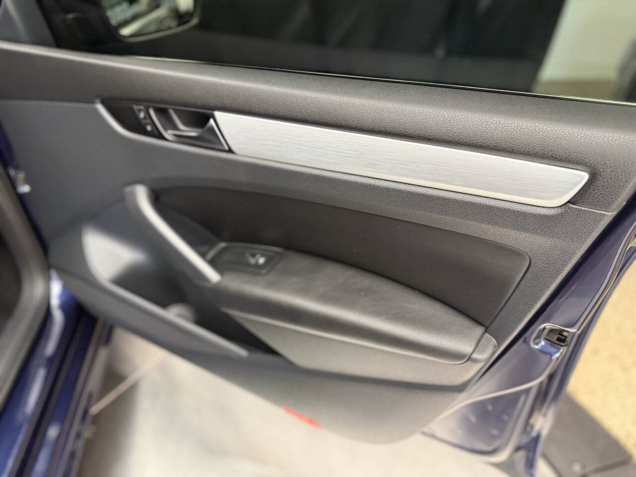 Used 2013 Volkswagen Passat TDI SE FWD image 23