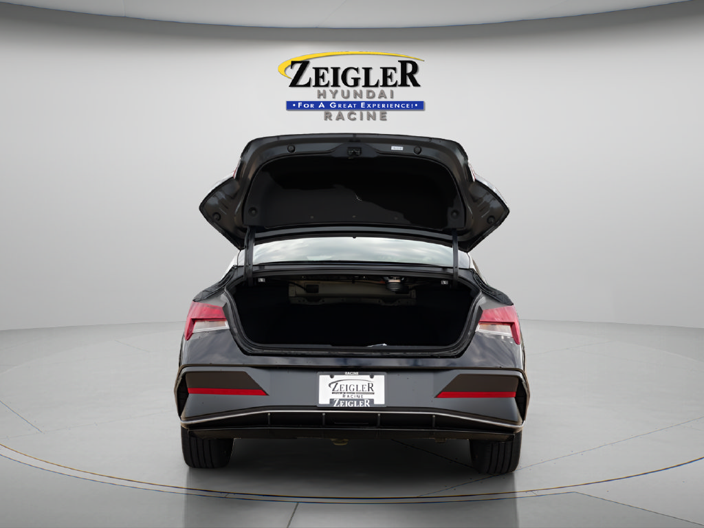 New 2026 Hyundai Elantra Limited FWD image 10