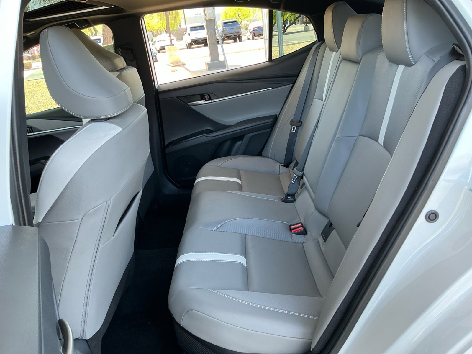 Used 2025 Toyota Camry SE image 17