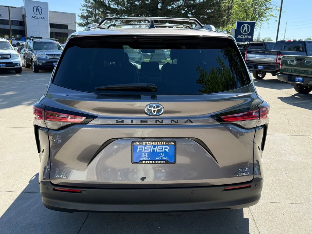 Used 2022 Toyota Sienna XLE AWD/4WD image 5