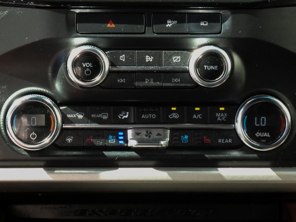 Used 2022 Ford Expedition Max Limited image 17