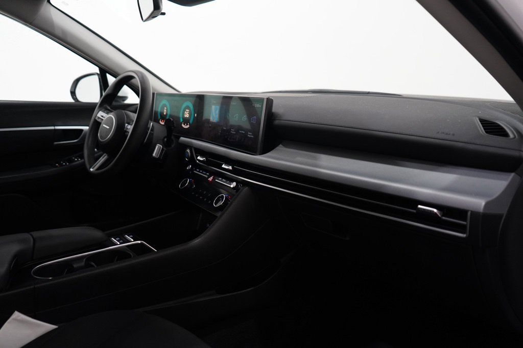 Used 2025 Hyundai Sonata SEL FWD image 16