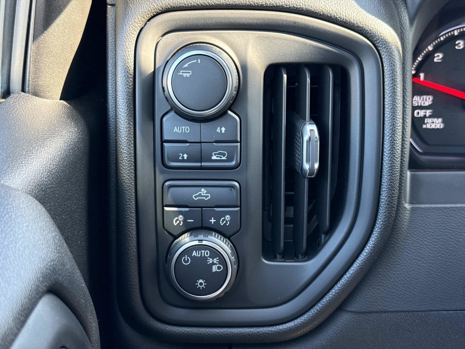 Used 2021 Chevrolet Silverado 1500 Custom AWD/4WD image 17