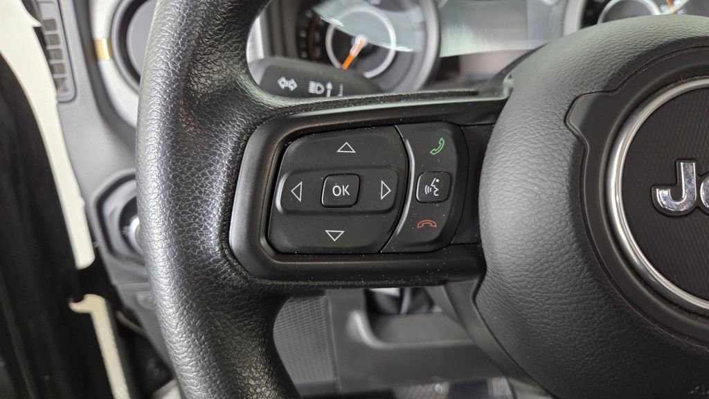 Used 2024 Jeep Gladiator Sport AWD/4WD image 16
