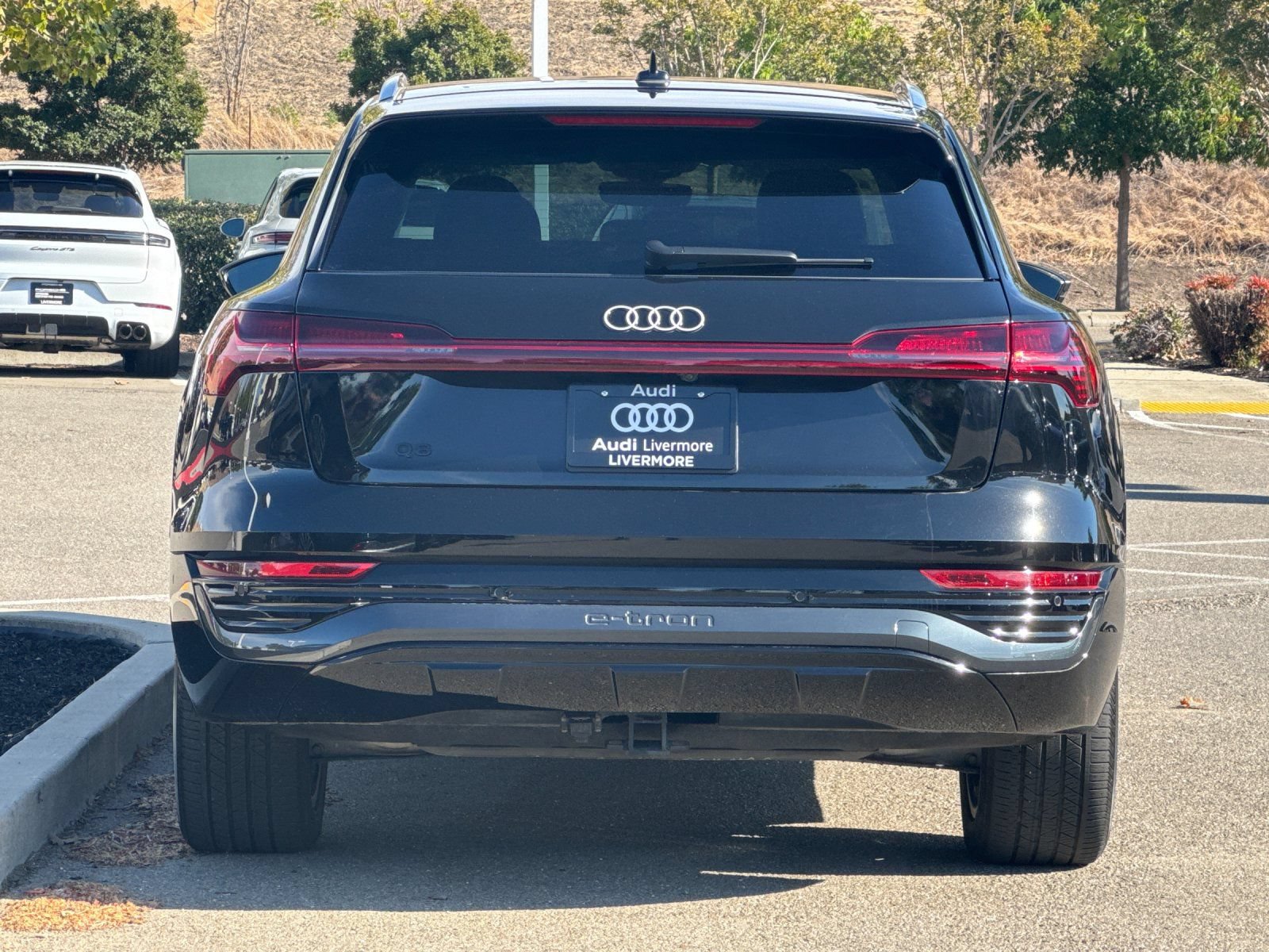 Used 2024 Audi Q8 e-tron Premium Plus w/ Premium Plus Package AWD/4WD image 5