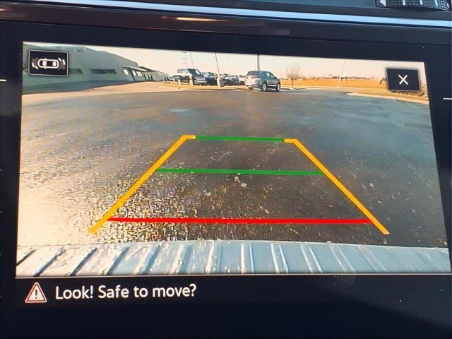 Used 2024 Volkswagen Tiguan Wolfsburg Edition image 17