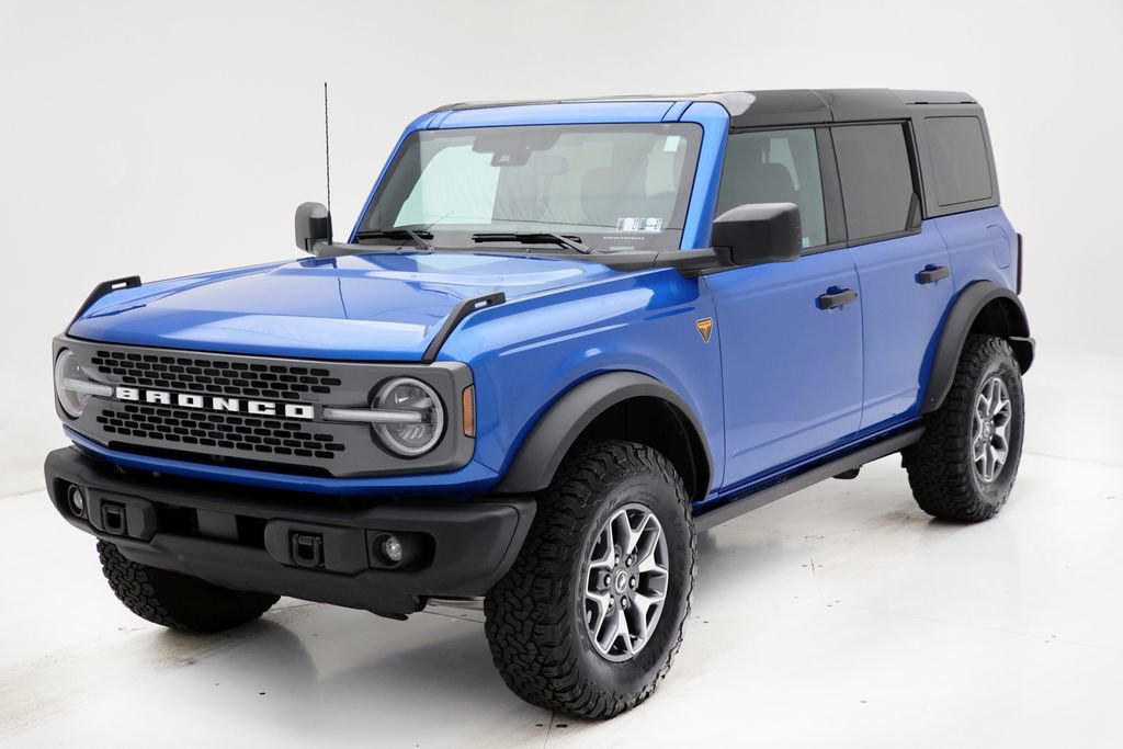 Used 2025 Ford Bronco Badlands image 2
