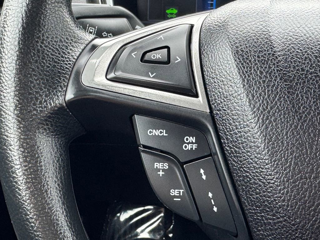 Used 2020 Ford Fusion SE image 25