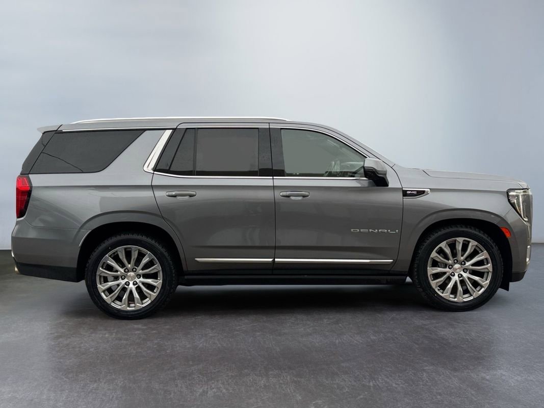 Used 2022 GMC Yukon Denali w/ Denali Premium Package image 4